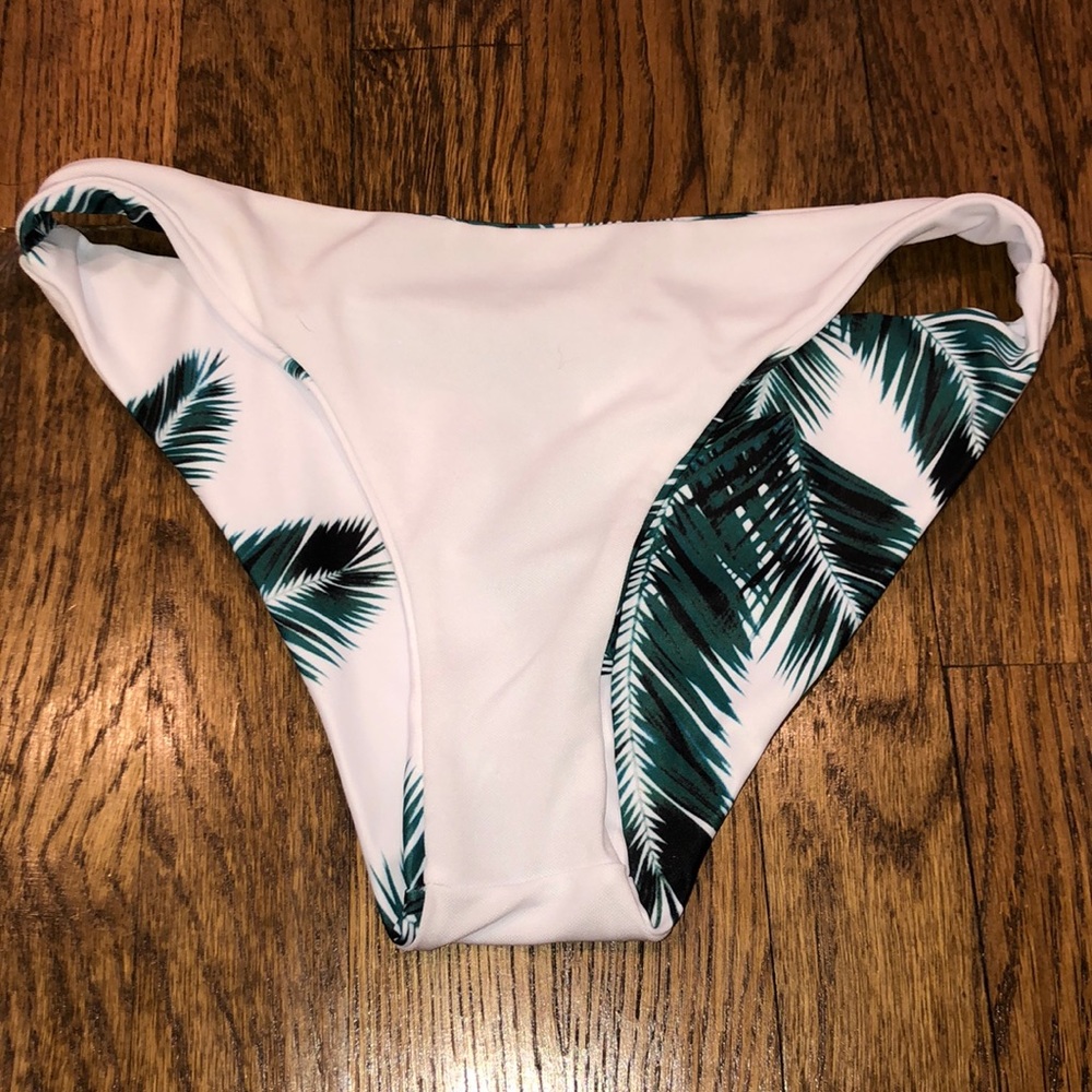 Bikini Bottom - Picture 3 of 4